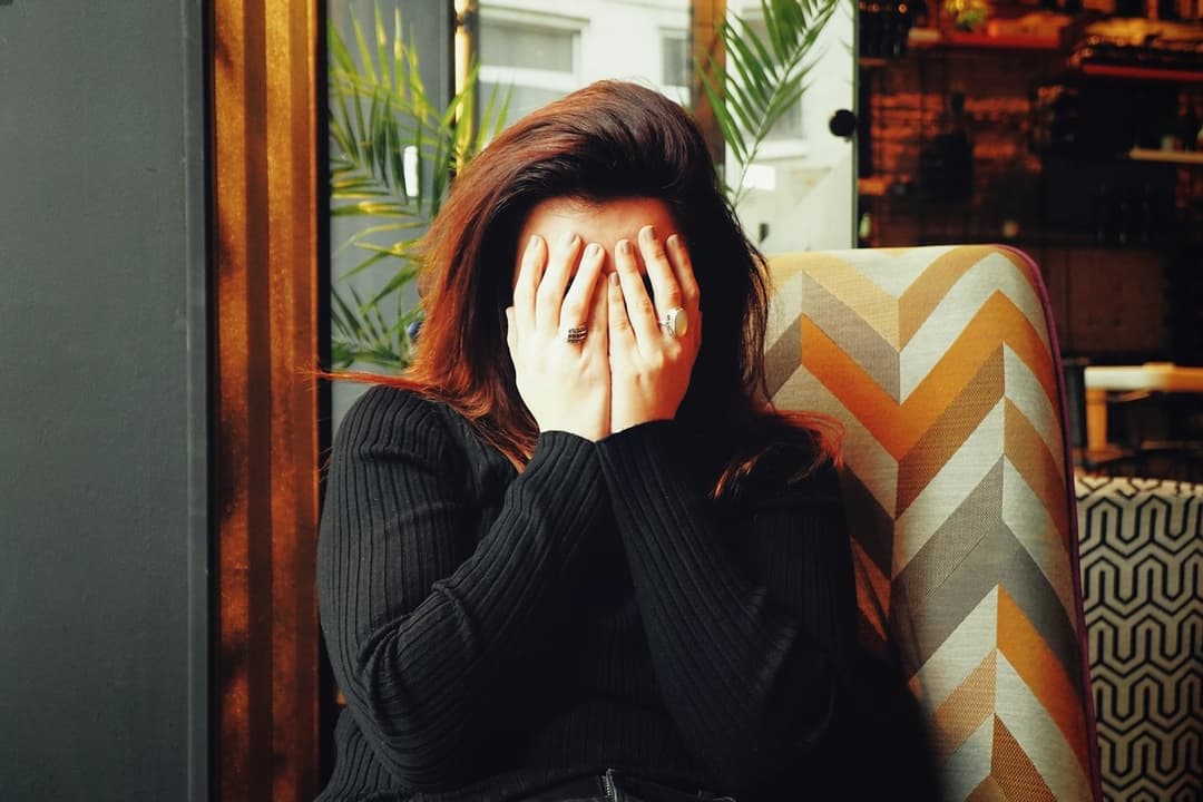As with some chronic diseases, diet can play a role in preventing and treating severe headaches.